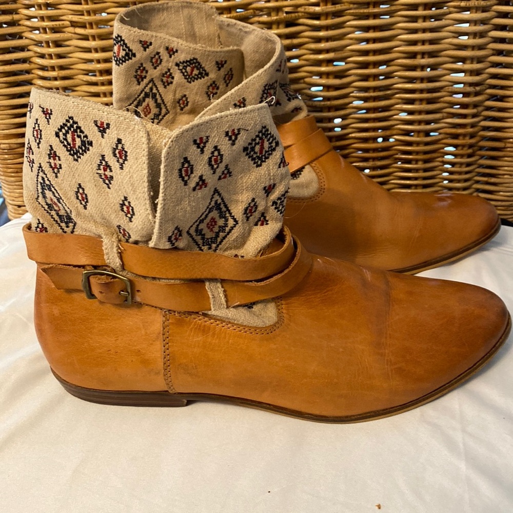 Anthropologie Latigo James Southwest Embroidered Booties Sz 11 FINAL $$